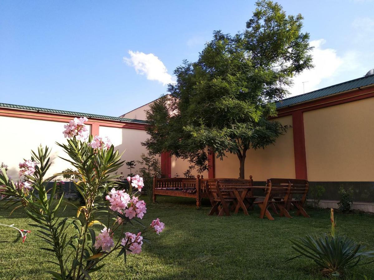 Chinor Garden Hotel - Free Airport Pick-Up And Drop-Off Taškent Exteriér fotografie